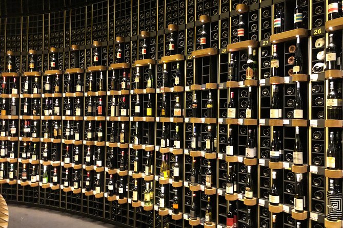 Bordeaux Old Town & Market Local Food with Wine Tastings Tour - Six to eight tastings, with portions that add up