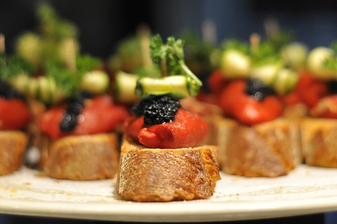 Born to Eat: Gourmet Tapas & Wine Small Group Tour in Old Barcelona - Santa Maria del Mar, a graceful pause