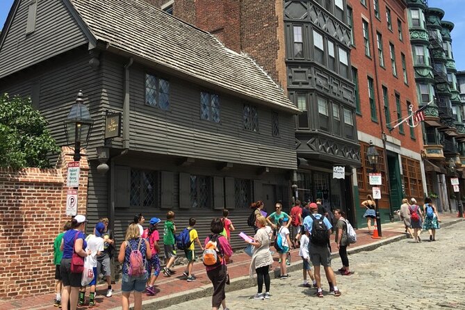 Boston Seafood Lovers Food and History Walking Tour - How much food do you get for $159?