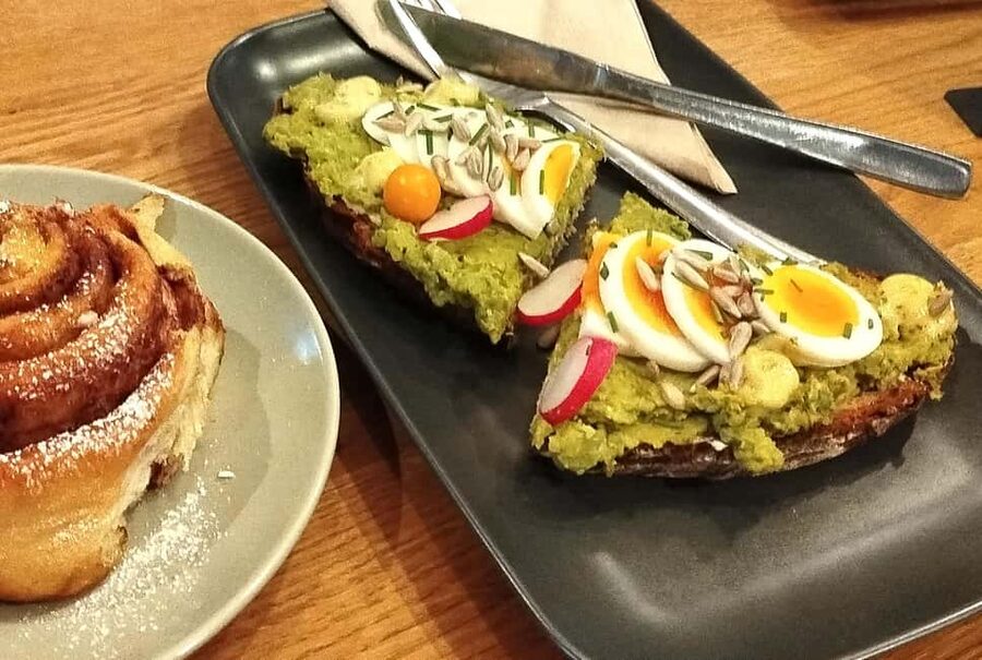 Bremen: Culinary Old Town Tour - with unique locations - What the food package is really worth