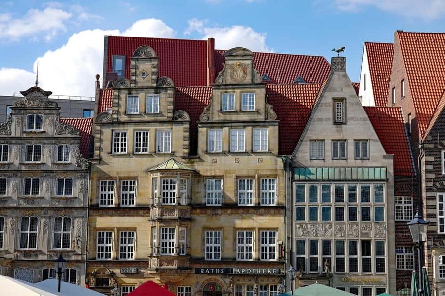 Bremen: Culinary Old Town Tour - with unique locations - Timing, weather, and practical planning