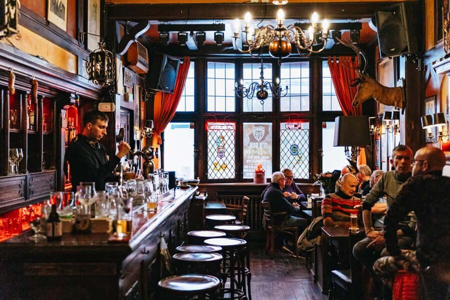 Brussels: Beer Tasting Tour with 7 Beers and Snacks - Tucked-away taverns around the Grand Place