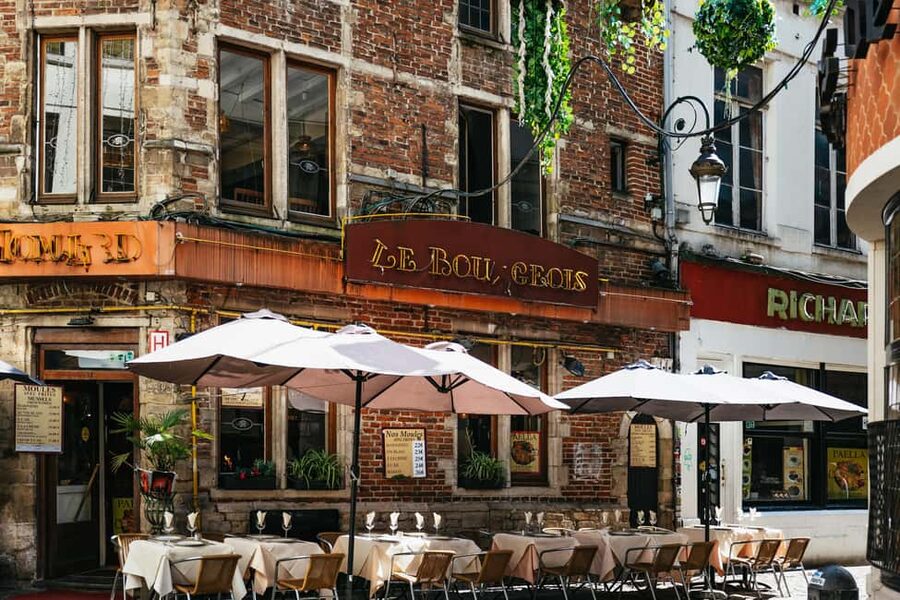 Brussels: Beer Tasting Tour with 7 Beers and Snacks - Snacks, chocolate, and the pace of the afternoon
