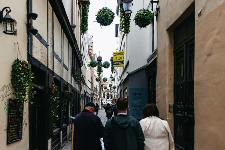 Brussels: Beer Tasting Tour with 7 Beers and Snacks - Who should book this Brussels beer tour?