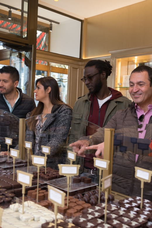 Brussels: Belgian Chocolate Tasting Tour - Drinks, timing, and small practical matters