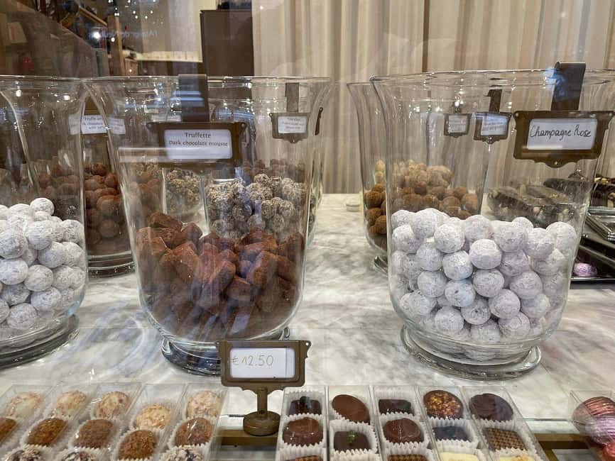 Brussels: Chocolate Appreciation and Tasting Walking Tour - From the galleries to Saint Catherines