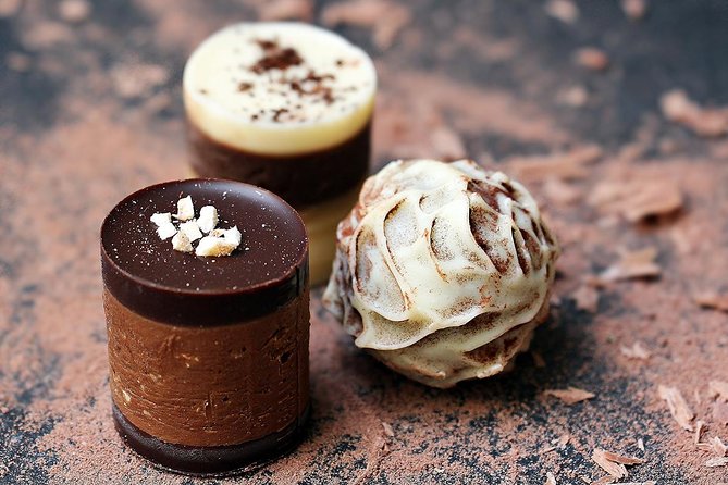 Brussels Chocolate Tasting Tour - Starting beneath the City Hall tower