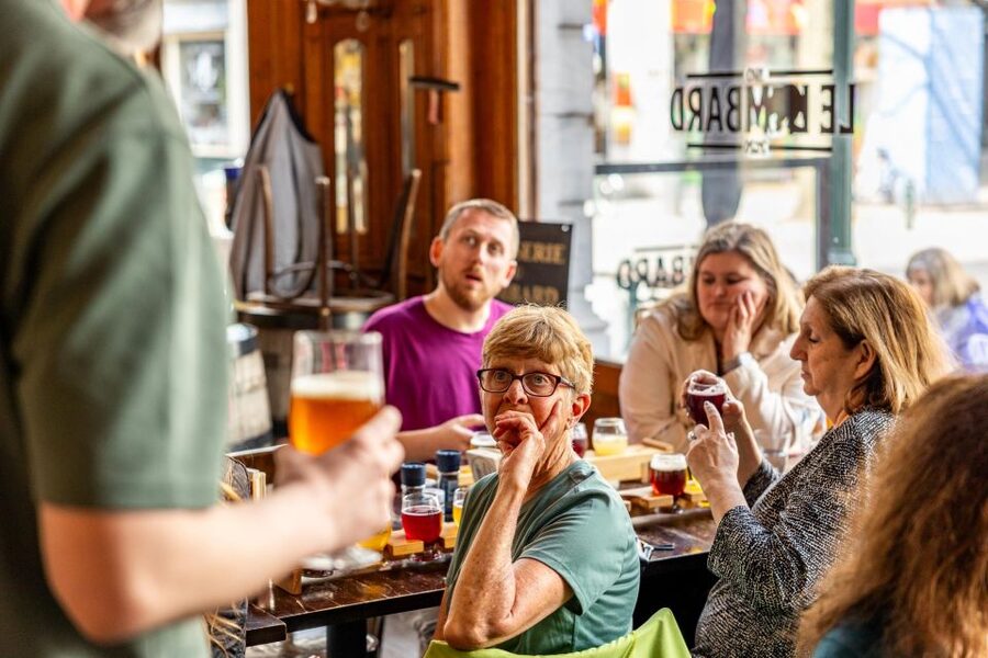 Brussels: City Highlights Walking and Tasting Tour - Royal Saint-Hubert Galleries and Brussels chocolate