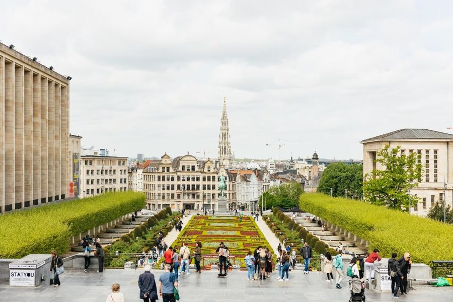 Brussels: City Highlights Walking and Tasting Tour - Four beers and a local bar finish