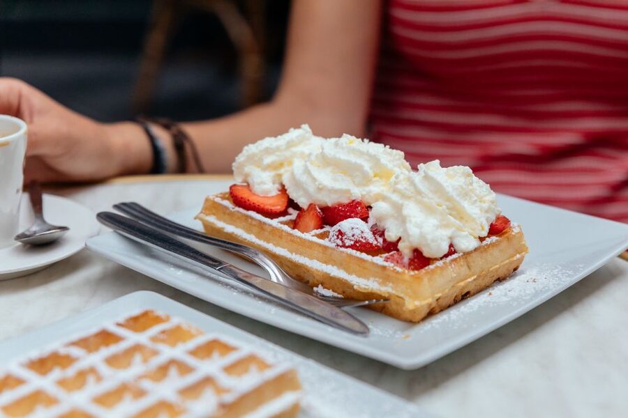 Brussels: Private Food Tour – 10 Tastings with Locals - What does $184 per person buy?