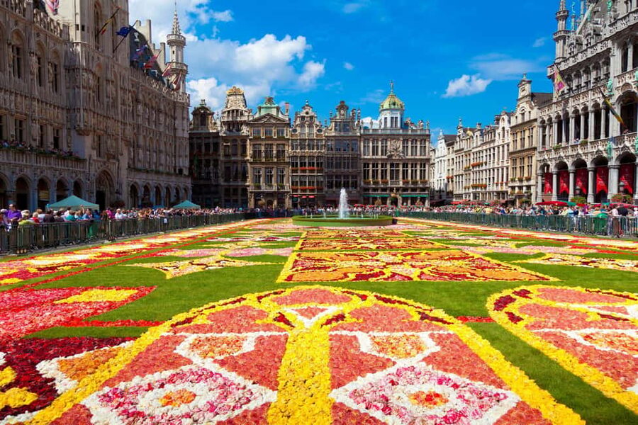 Brussels: Walking Food Tour with Chocolate, Beer, & Waffles - Starting at GrandPlace with Brussels on the menu