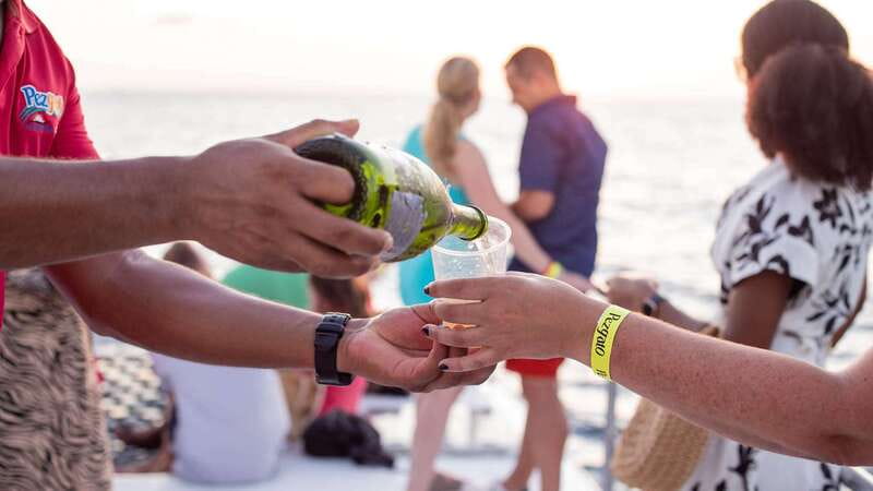Cabo San Lucas: 2 Hour Sunset Cruise with Food and Wine - Jazz, wine, and easy-to-eat food