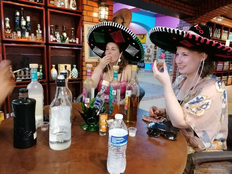 Cancun Taco Tour: Street Food & Tequila Tasting in Downtown - Your first bites: esquites and Yucatecan flavors