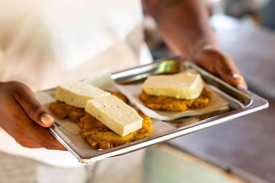 Cartagena: Guided Street Food Tour with Tastings - Timing, heat, and what to bring