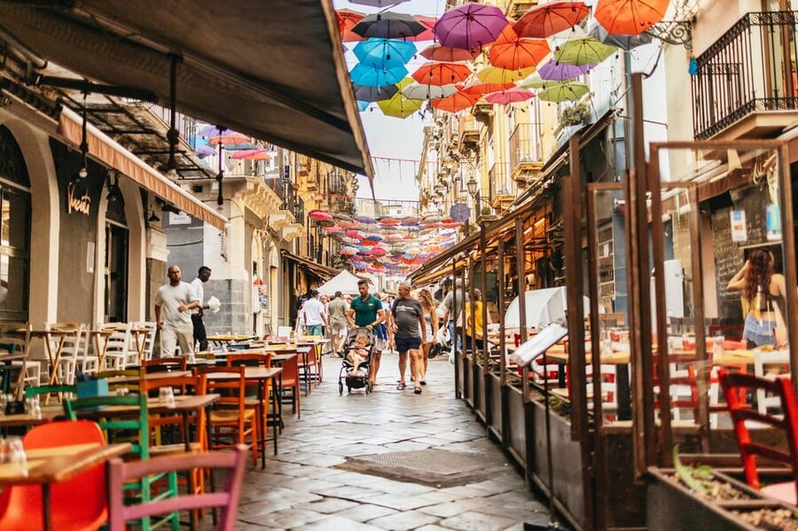 Catania: Guided Street Food Walking Tour - What changes on the evening tour