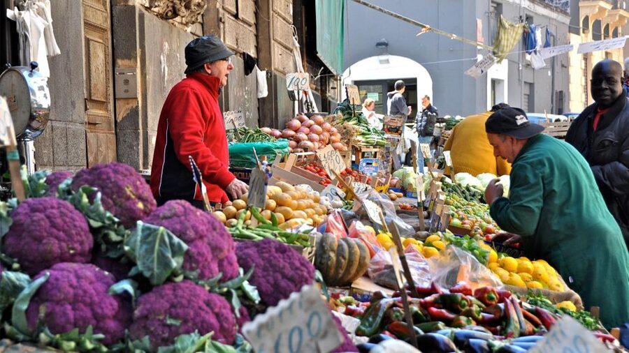 Catania Street Food Tour - Piazza Stesicoro and the Roman amphitheater