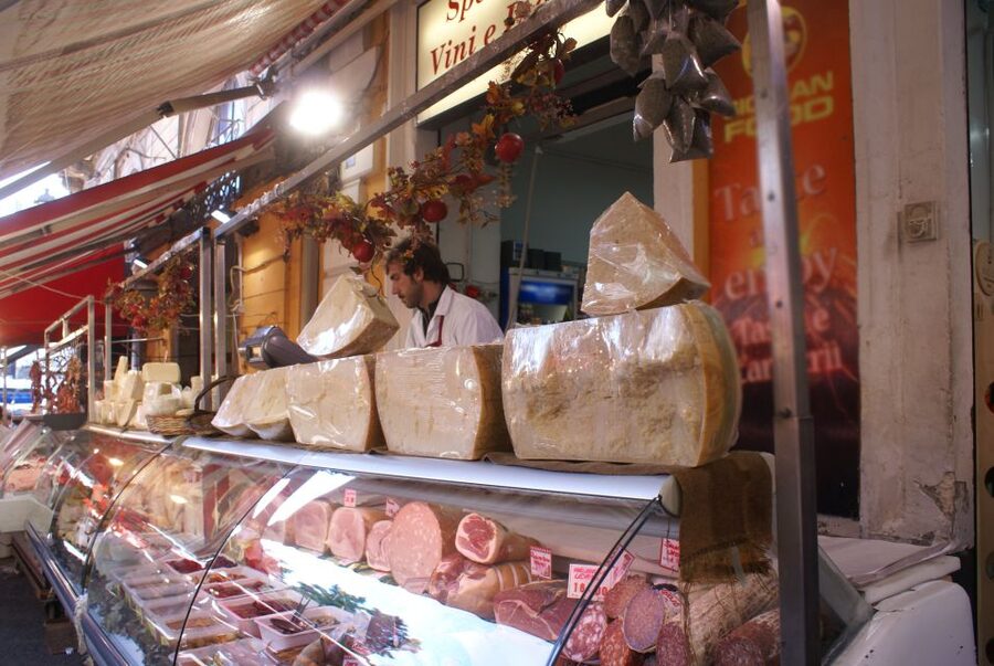 Catania Street Food Tour - Archi della Marina and horse-meat meatballs