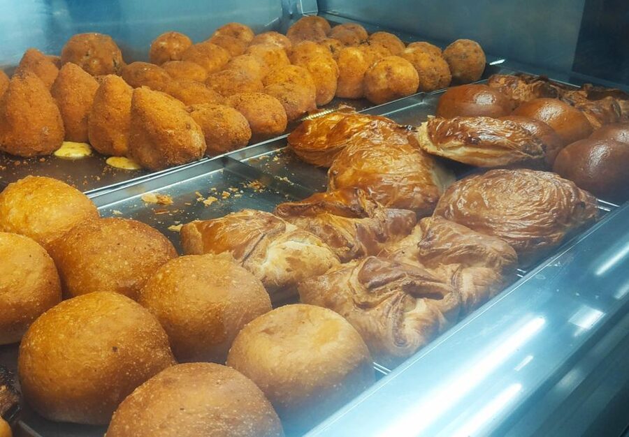 Catania Street Food Tour: Fish Market & City Centre - The city centre between each bite