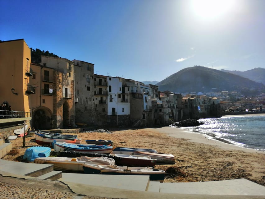 Cefalù: Street Food Tour with Tastings - The café stop: more food, less ceremony