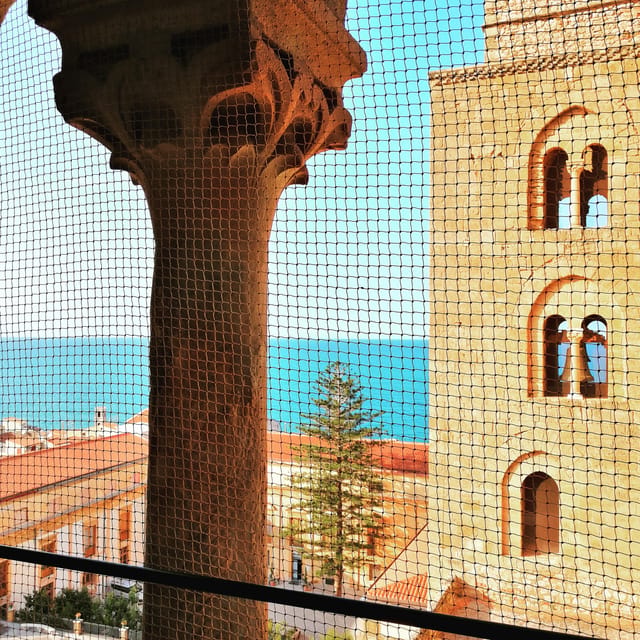 Cefalù: Street Food Tour with Tastings - The first ten minutes: a viewpoint and a sense of place