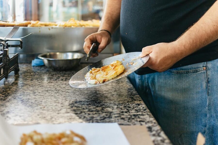 Chania: Old Town Highlights Guided Tour with Street Food - Guides who turn facts into local conversation