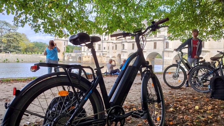 Chenonceau: E-Bike Guided Tour & Gourmet Picnic Lunch - The Cher River route from Thésée