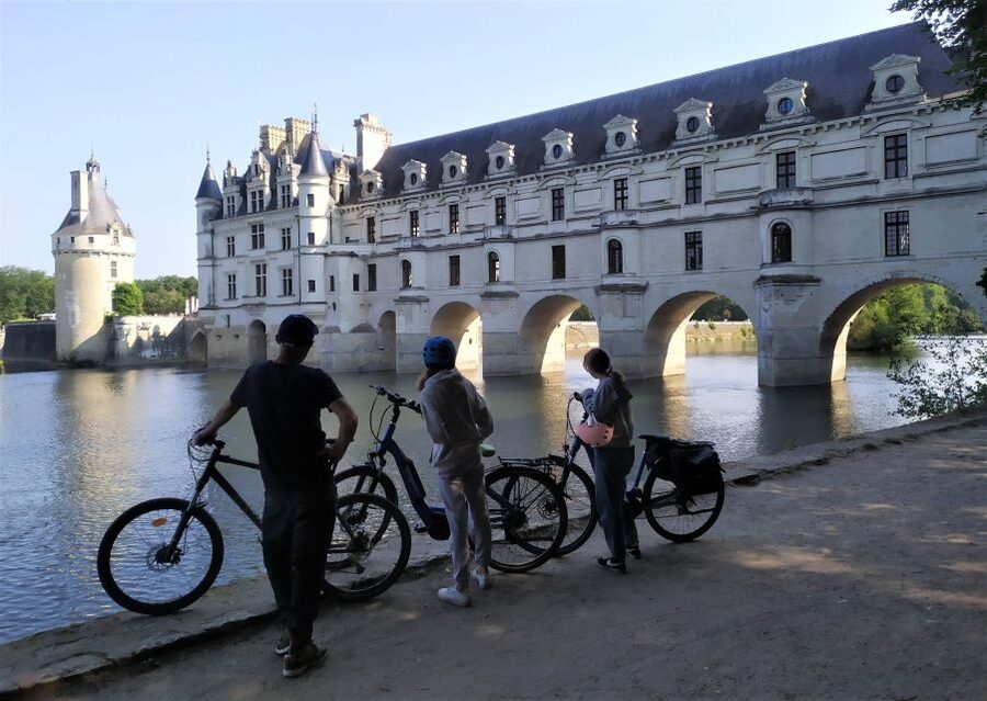 Chenonceau: E-Bike Guided Tour & Gourmet Picnic Lunch - Is 38 kilometers right for you?