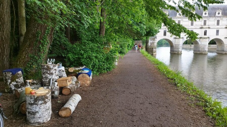 Chenonceau: E-Bike Guided Tour & Gourmet Picnic Lunch - Price, timing, and practical value