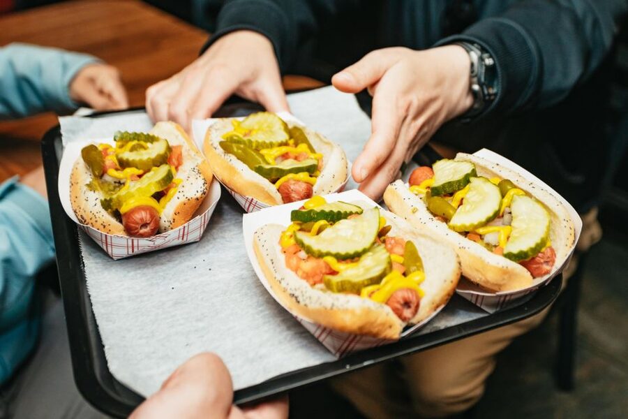 Chicago: Classic Food Walking Tour with Bike or Kayak Rental - Italian beef and the original brownie