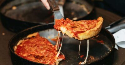 Chicago: Classic Food Walking Tour with Bike or Kayak Rental