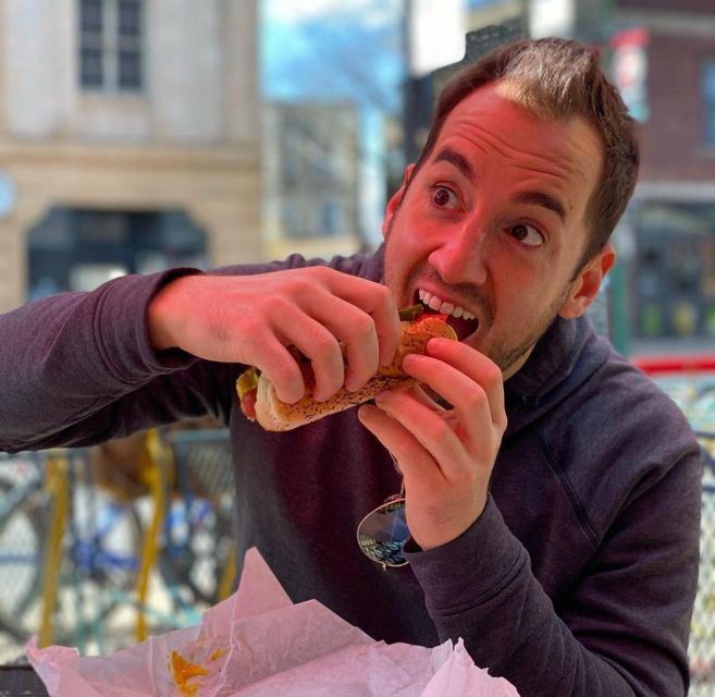 Chicago: Classic Food Walking Tour with Bike or Kayak Rental - Millennium Park, the Bean, and the Loop