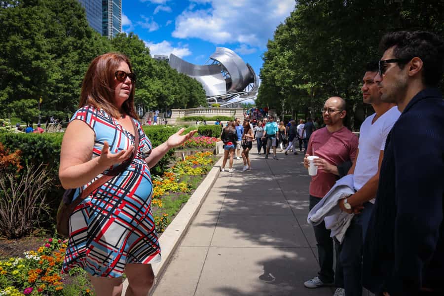 Chicago: Secret Food Tour - Deep dish pizza starts the tasting