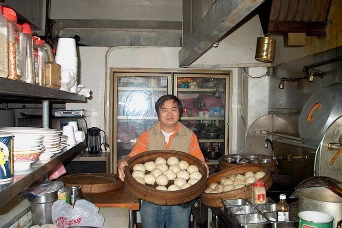 Chinatown & North BeachLittle Italy: 7 Tastings & History - Chocolate, cannoli, and North Beach character