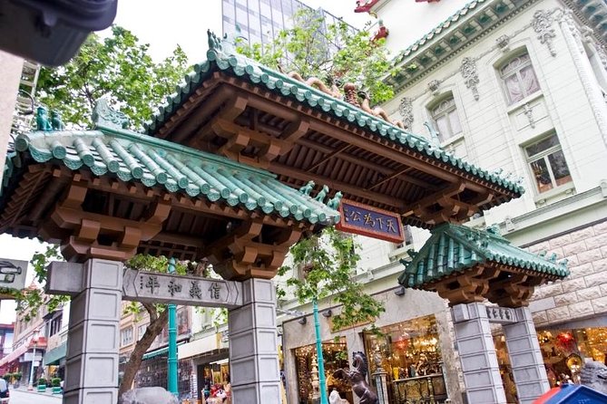 Chinatown & North BeachLittle Italy: 7 Tastings & History - A traditional Chinese meal with real portions