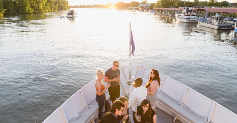 City Cruises Sacramento: Cocktail River Cruise - A floating happy hour with a Sacramento view