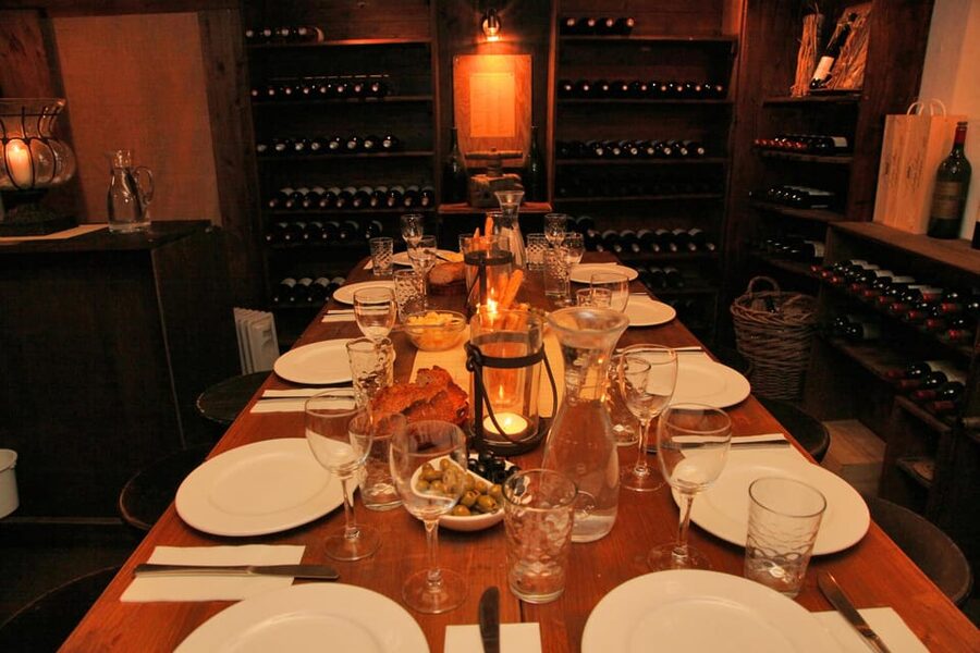 Cologne-Nippes: Gourmet wine tasting with cheese platter - Key points to know before booking