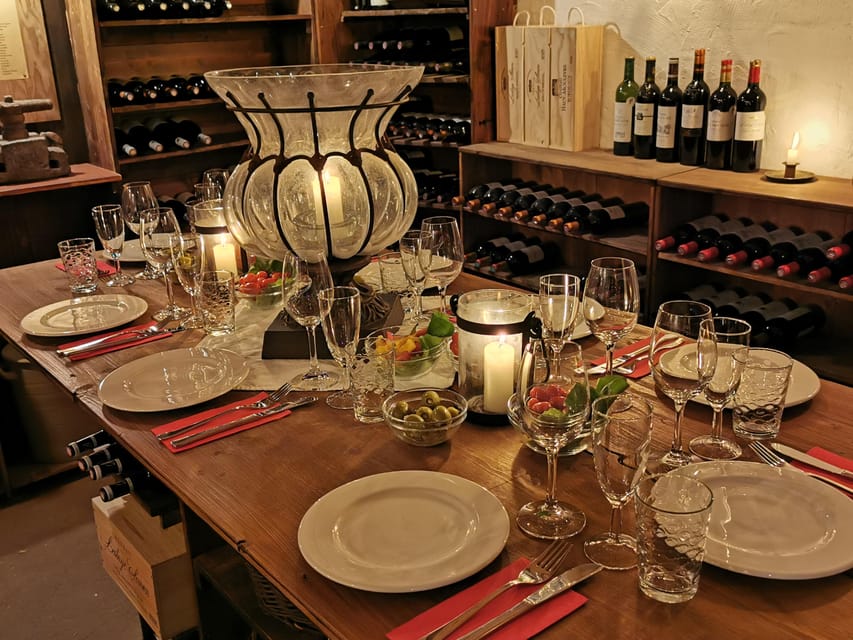 Cologne-Nippes: Gourmet wine tasting with cheese platter - What the $76 price gets you