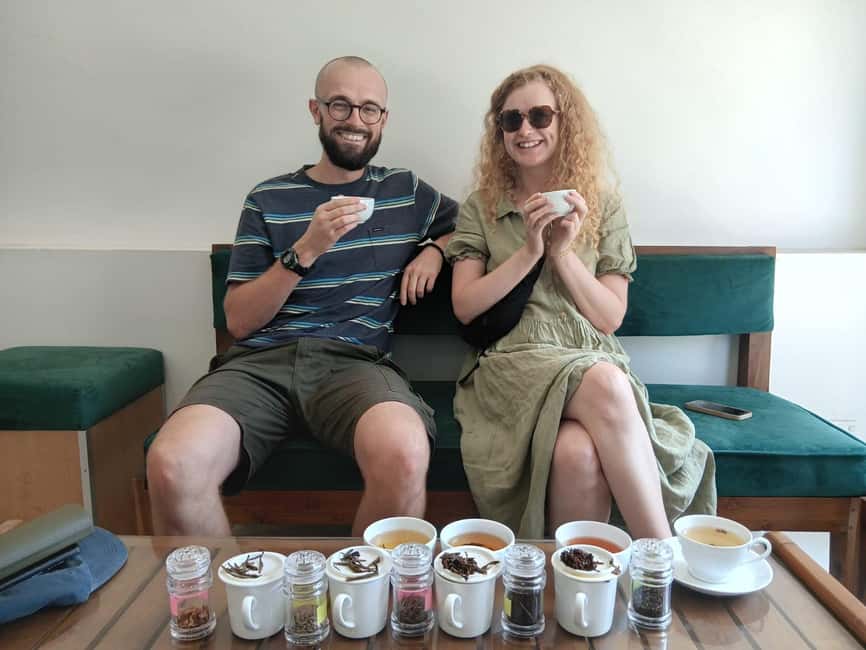 Colombo: Tastiest Local Food Tour by Tuk-Tuk Meals Included - The first bites: wade, tea, and Galle Face Green