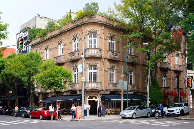 Colonia Roma Food Tour - Álvaro Obregón, fountains and grand city blocks