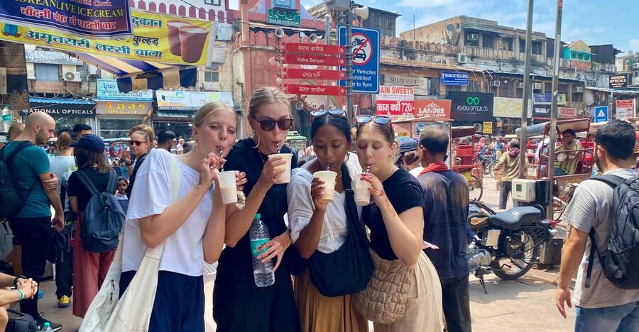 Delhi: Old Delhi's Street Food, Temples & Spice Market Tour - Chandni Chowk, where the tasting begins