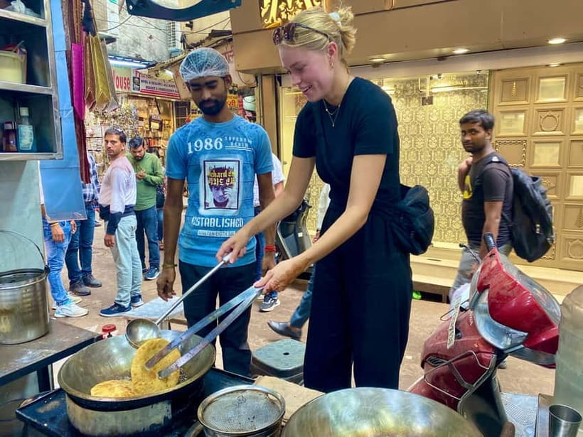 Delhi: Old Delhi's Street Food, Temples & Spice Market Tour - The mosque, Red Fort, and Old Delhi’s layered past