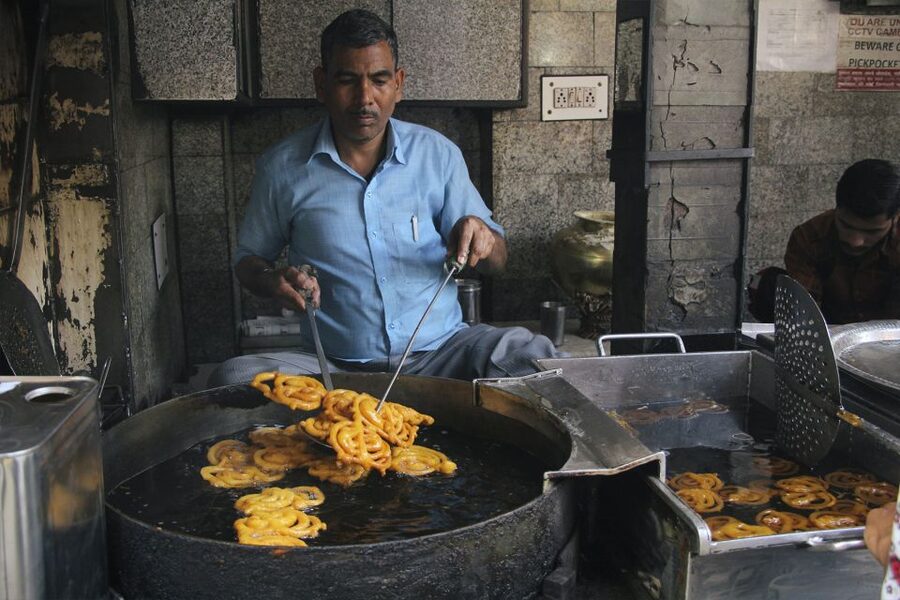Delhi: Old Delhi Street Food Tour with Rickshaw Ride - The rickshaw ride through Old Delhi