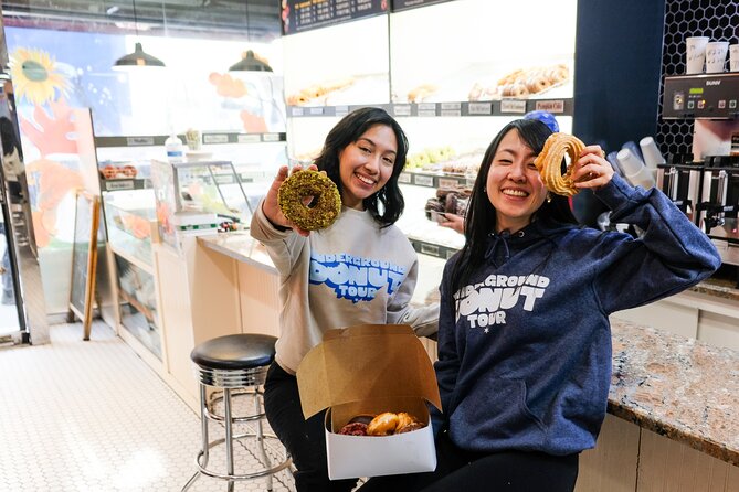 Delicious Donuts of Brooklyn: Fun, Food, History and Culture Tour - The walk between Williamsburg and Greenpoint