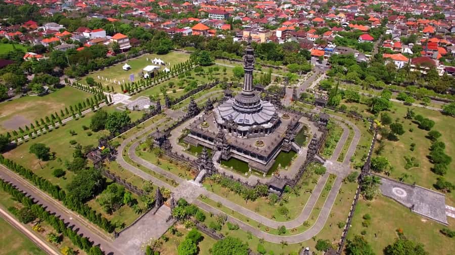 Denpasar: Museum, Traditional Market and Food Tasting Tour - Pasar Badung, where Denpasar shops