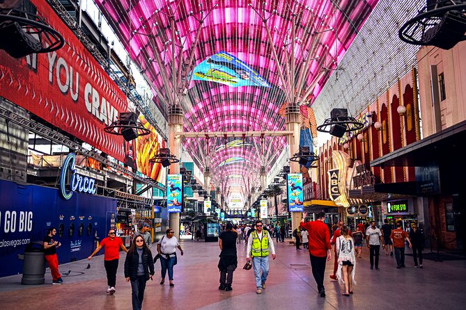 Downtown Las Vegas Food Tour of 6 Iconic Dishes & Hidden Gems - Starting at the giant praying mantis