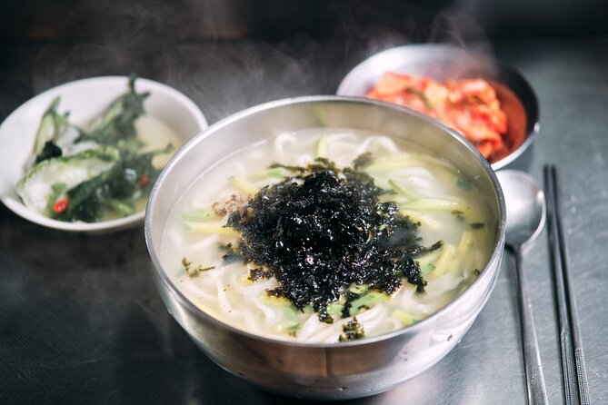 Downtown Seoul Guided Food & Market Tour with 8+ Local Tastings - Palaces, gates, and old Seoul between meals
