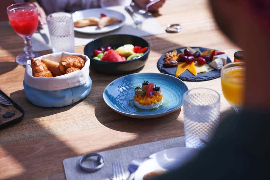 Dubai: Luxury Balloon Flight with Michelin-Curated Breakfast - From Dubai hotels to the desert before sunrise
