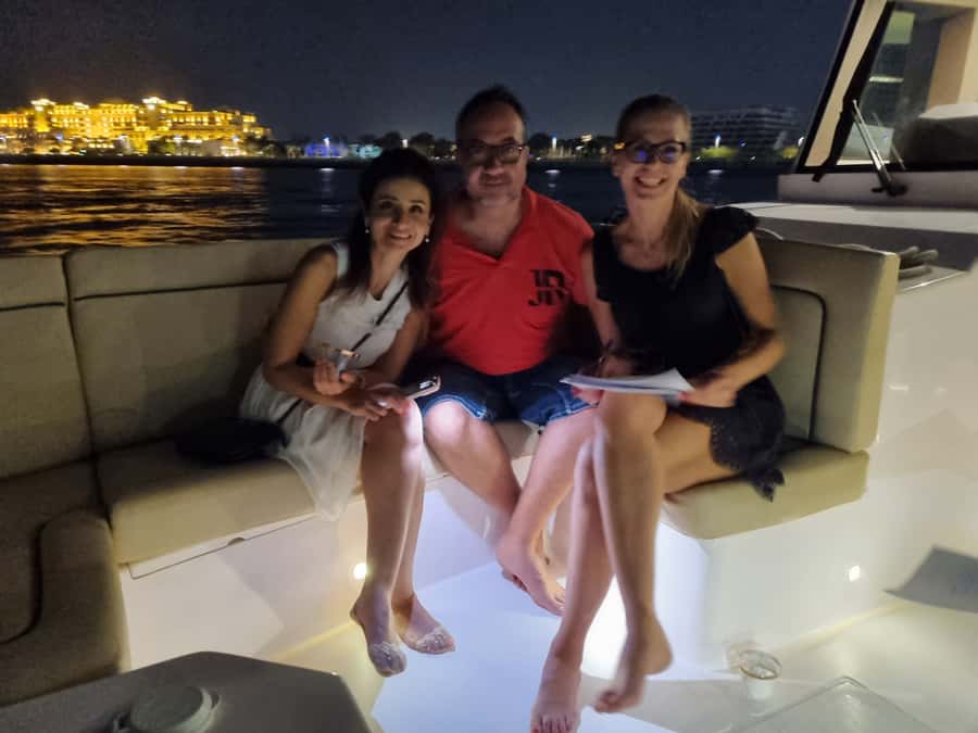 Dubai: Luxury Sightseeing Cruise with Food and Drinks - Palm Jumeirah: seeing the engineering from sea level