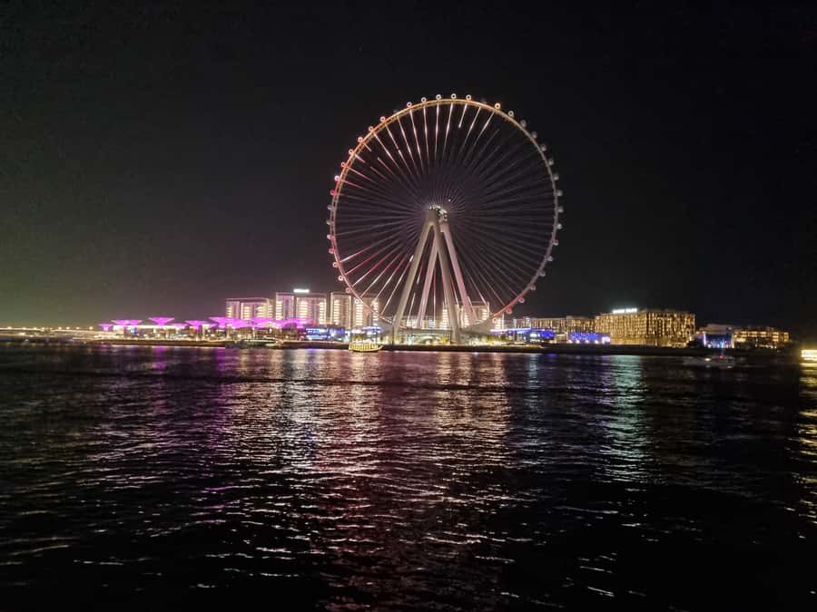 Dubai: Luxury Sightseeing Cruise with Food and Drinks - Sheikh Island and the quieter side of Dubai
