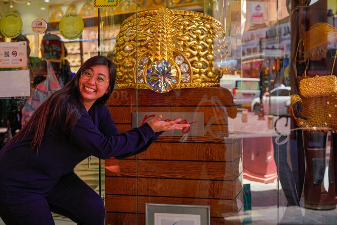 Dubai: Old Town, Souks, Street Food, Guided Tour & Abra Ride - Food: what the basic and Premium Options really mean